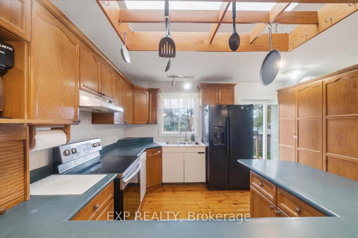160 Davis Street photo 13