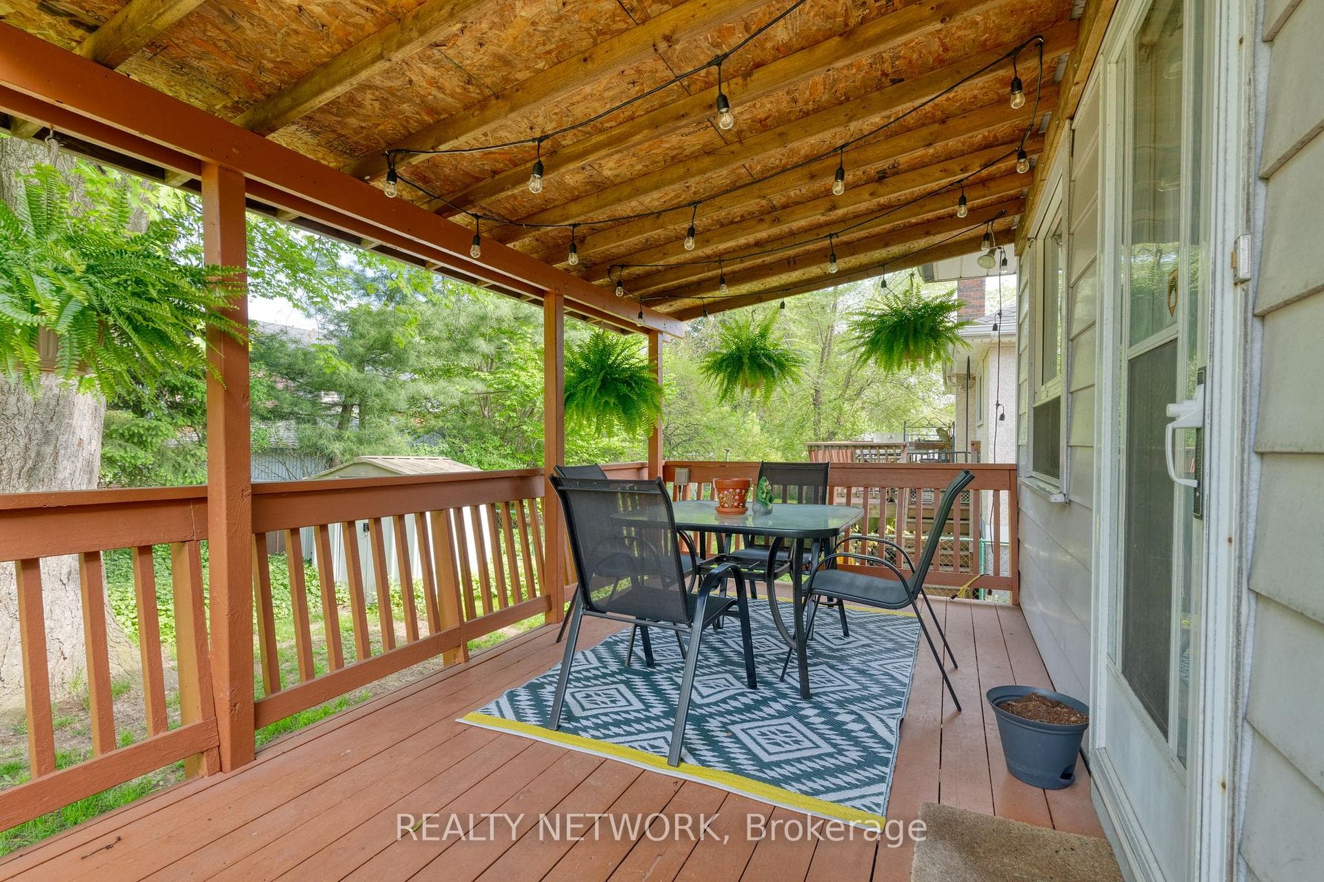 114 Salem Avenue photo 30