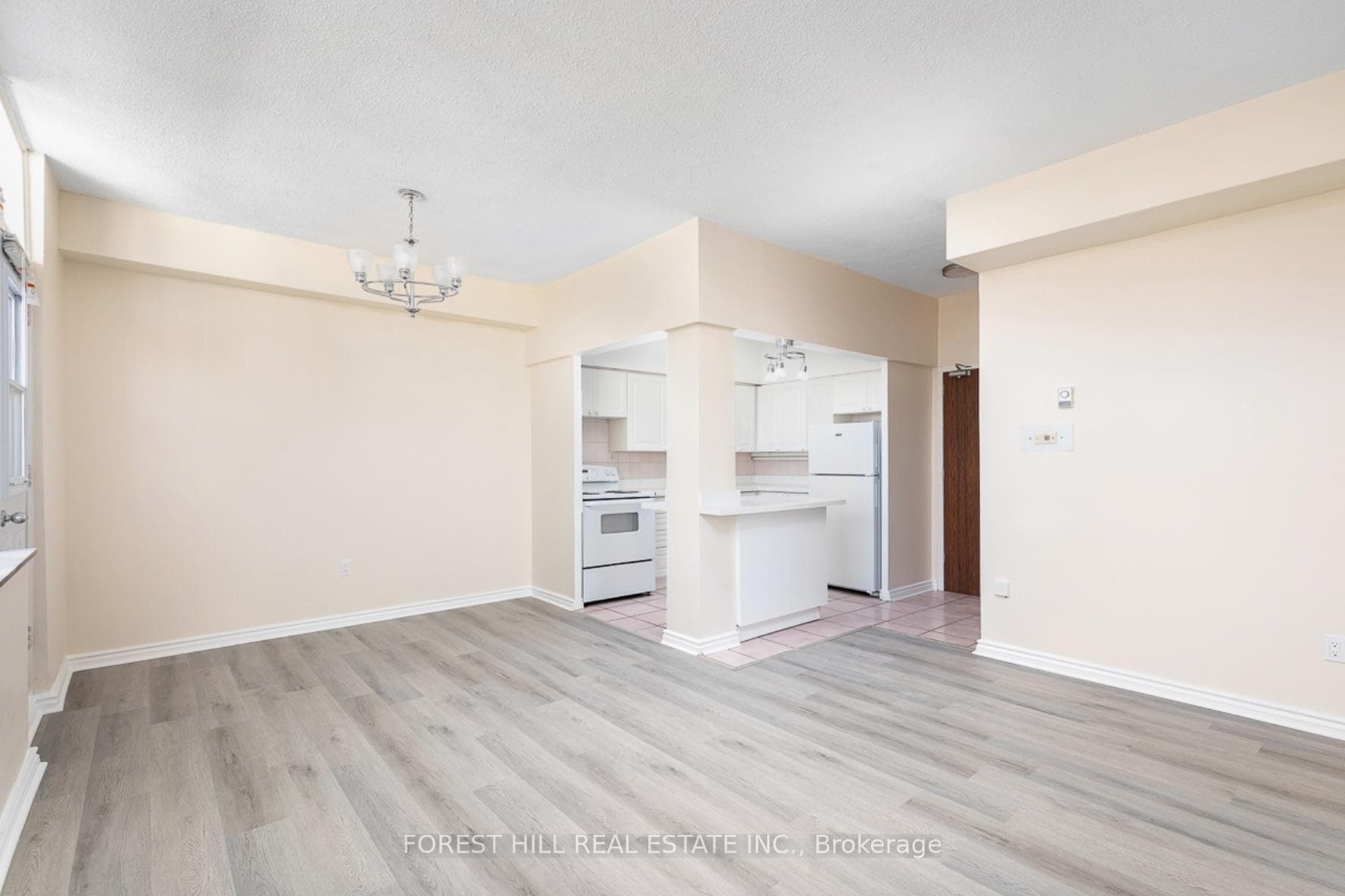 34 Walmer Road Unit 705 photo 1