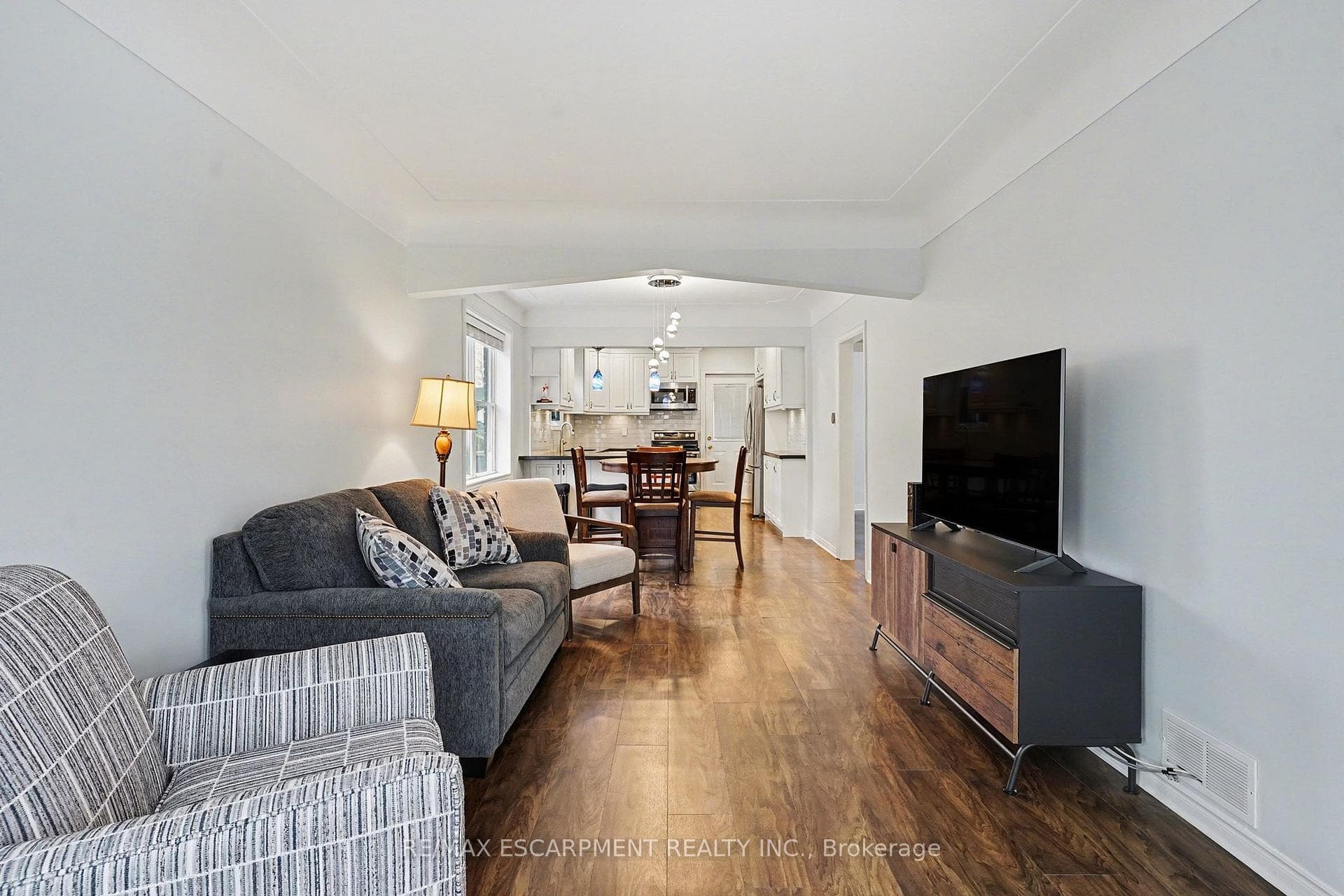 53 Bell Avenue photo 4