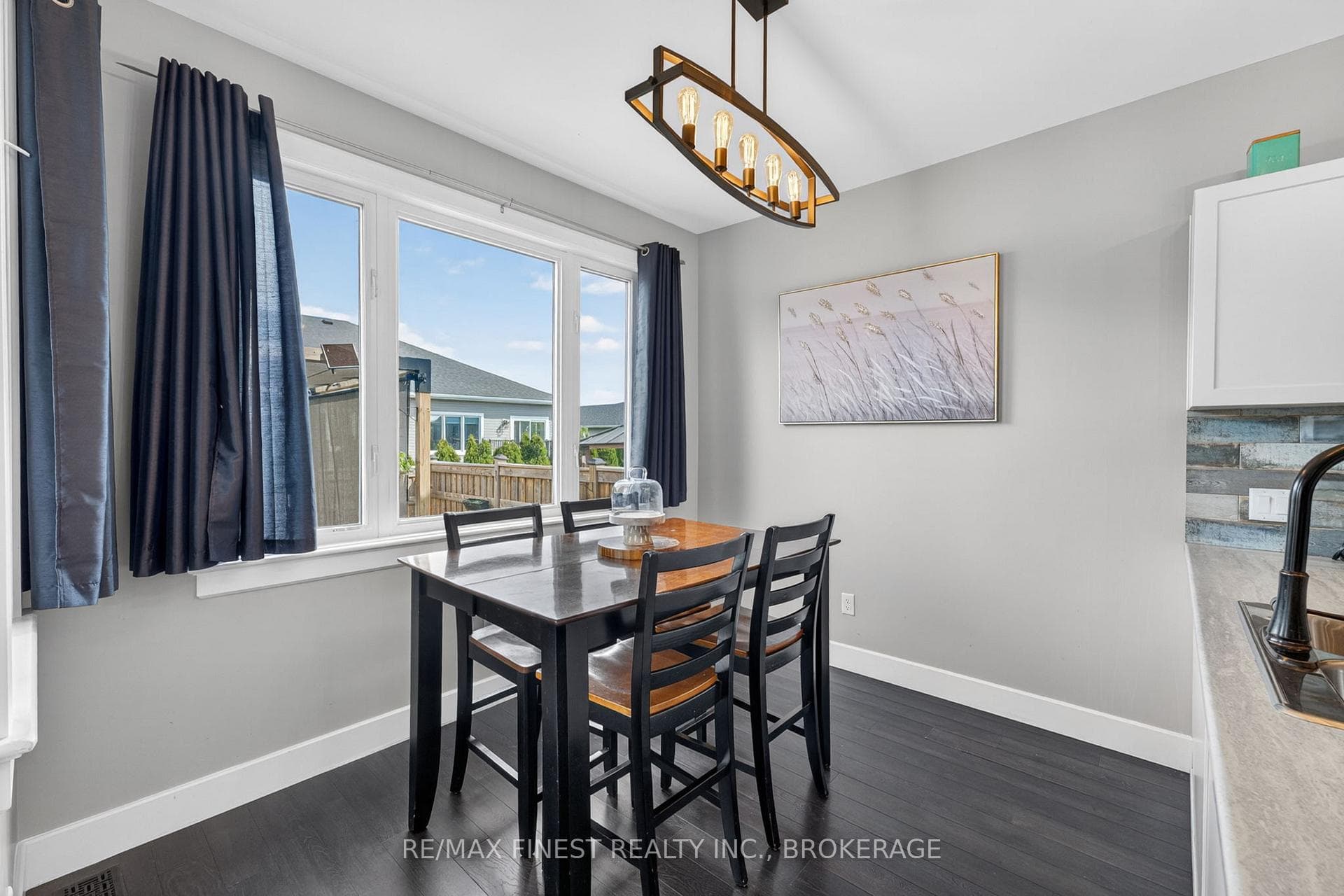 119 Champagne Crescent photo 10
