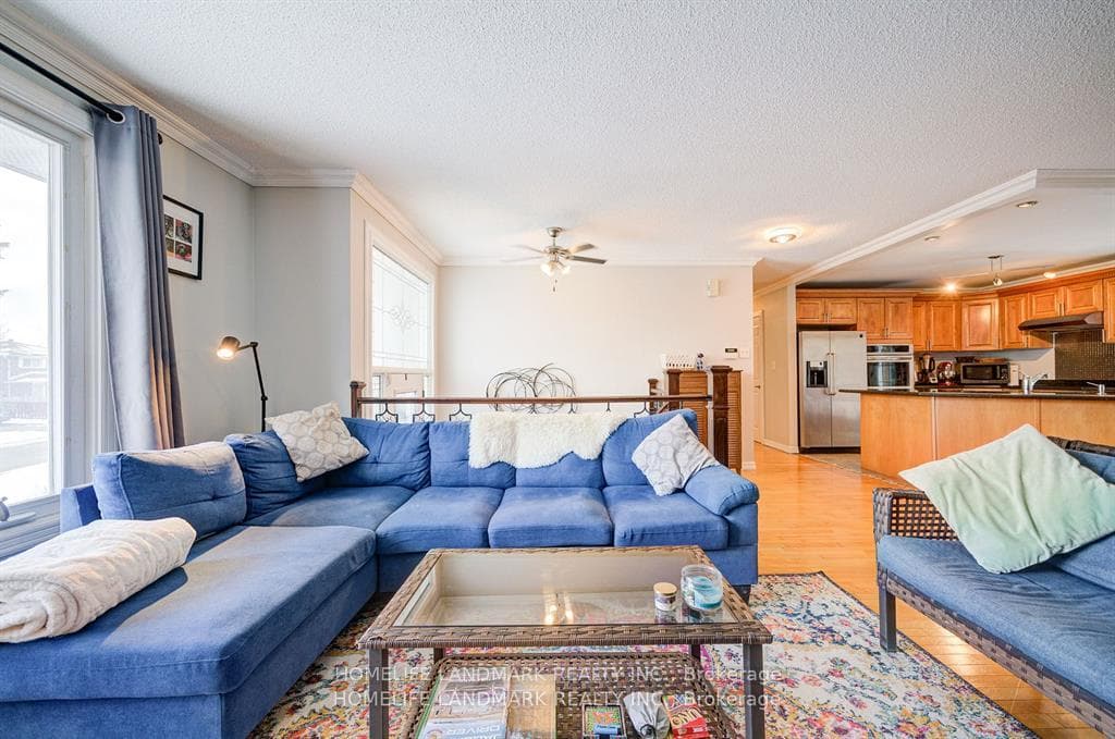 276 Plymouth Trail Unit Upper photo 8