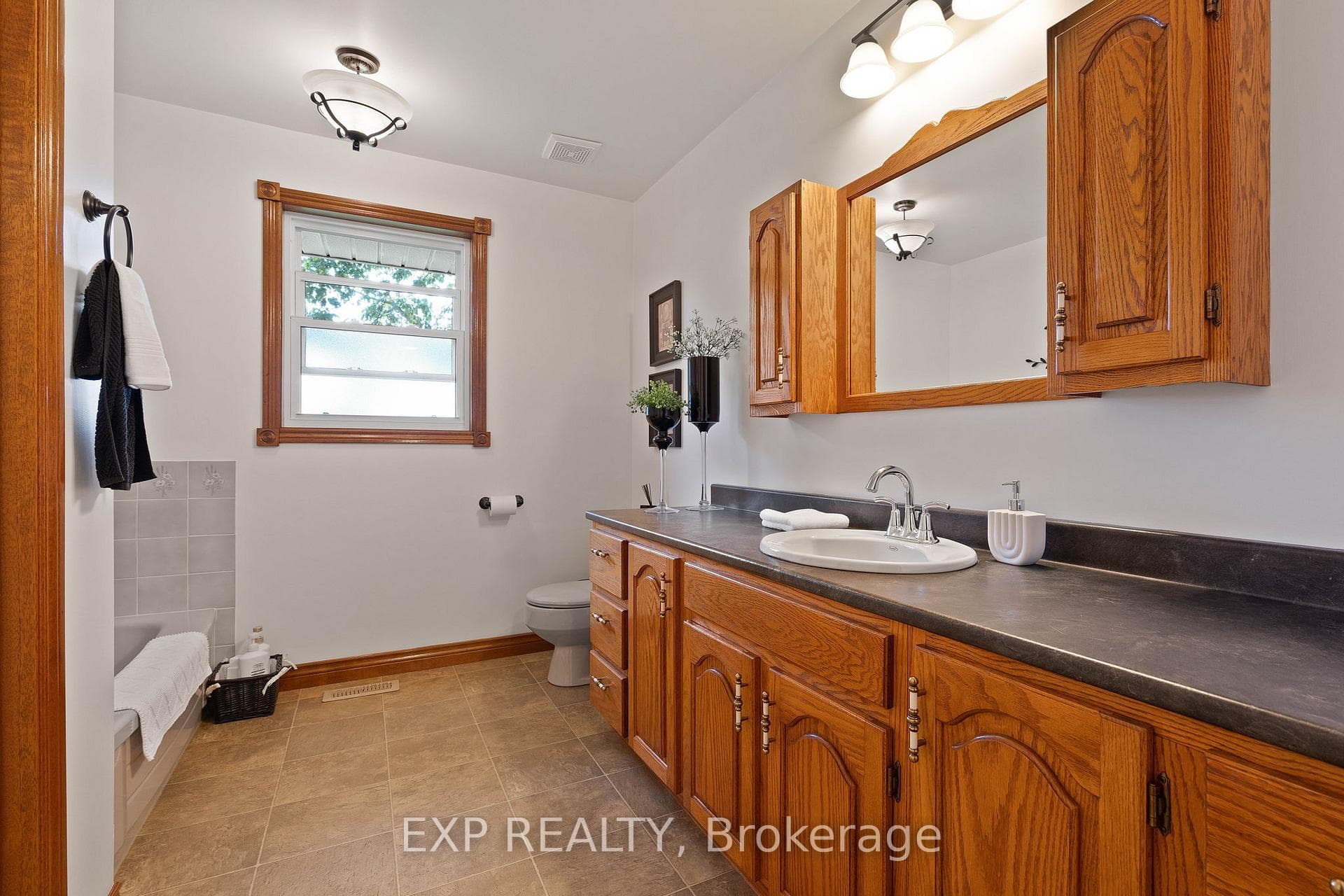 Primary Full Bathroom