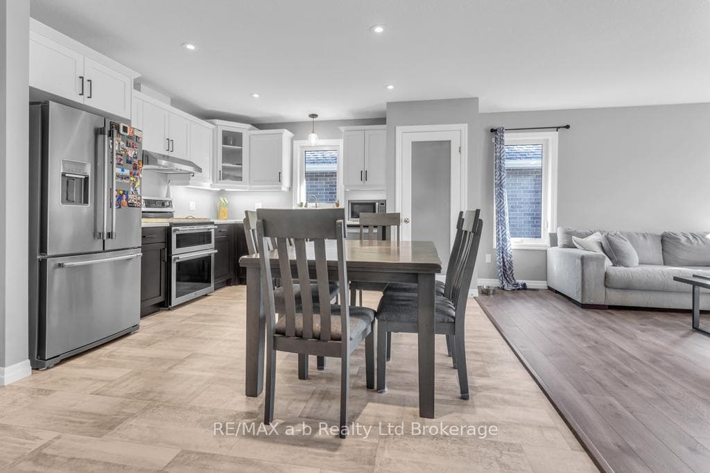 242 Wilson Avenue photo 14