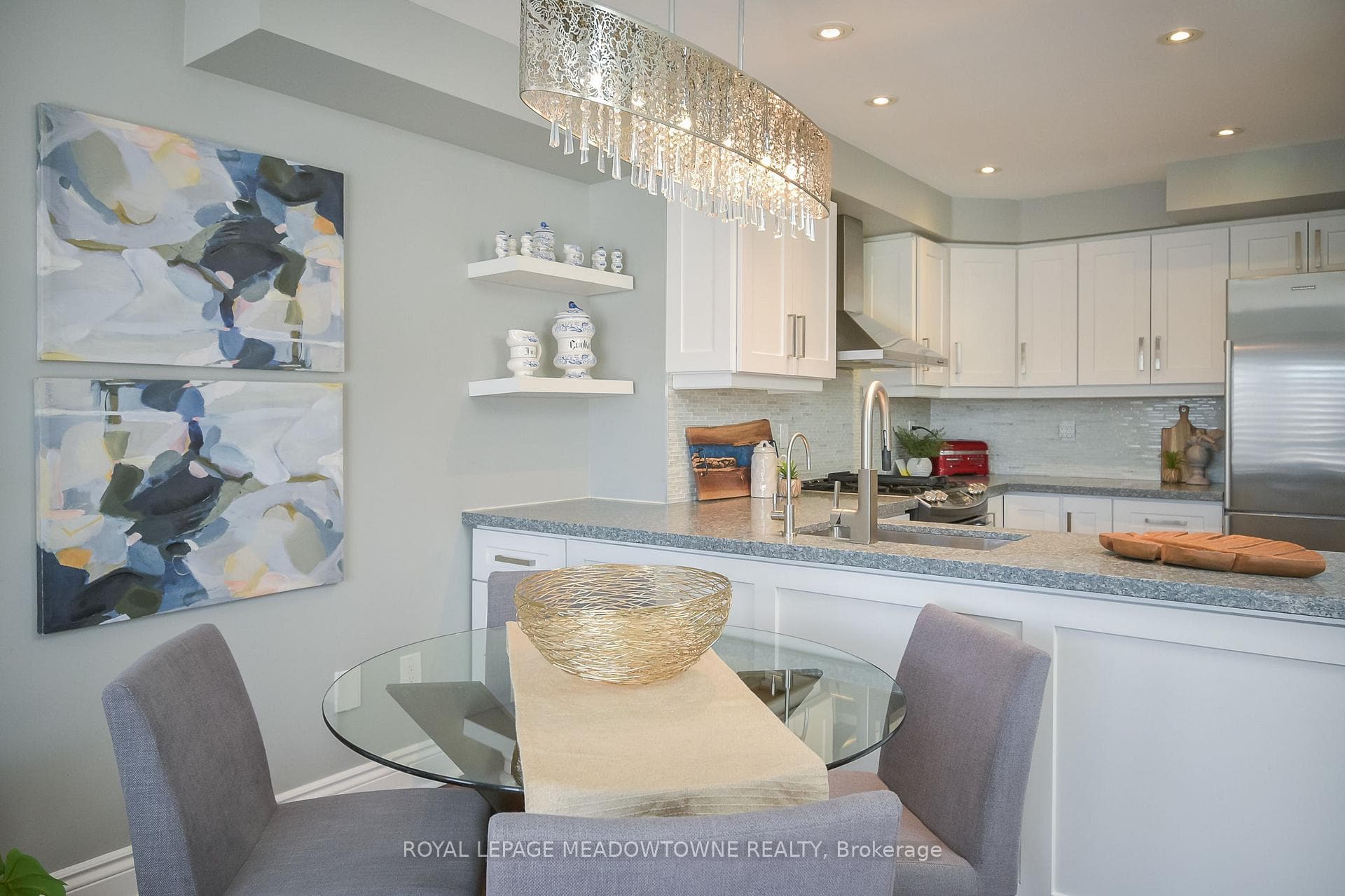 51 Mowat Crescent photo 15