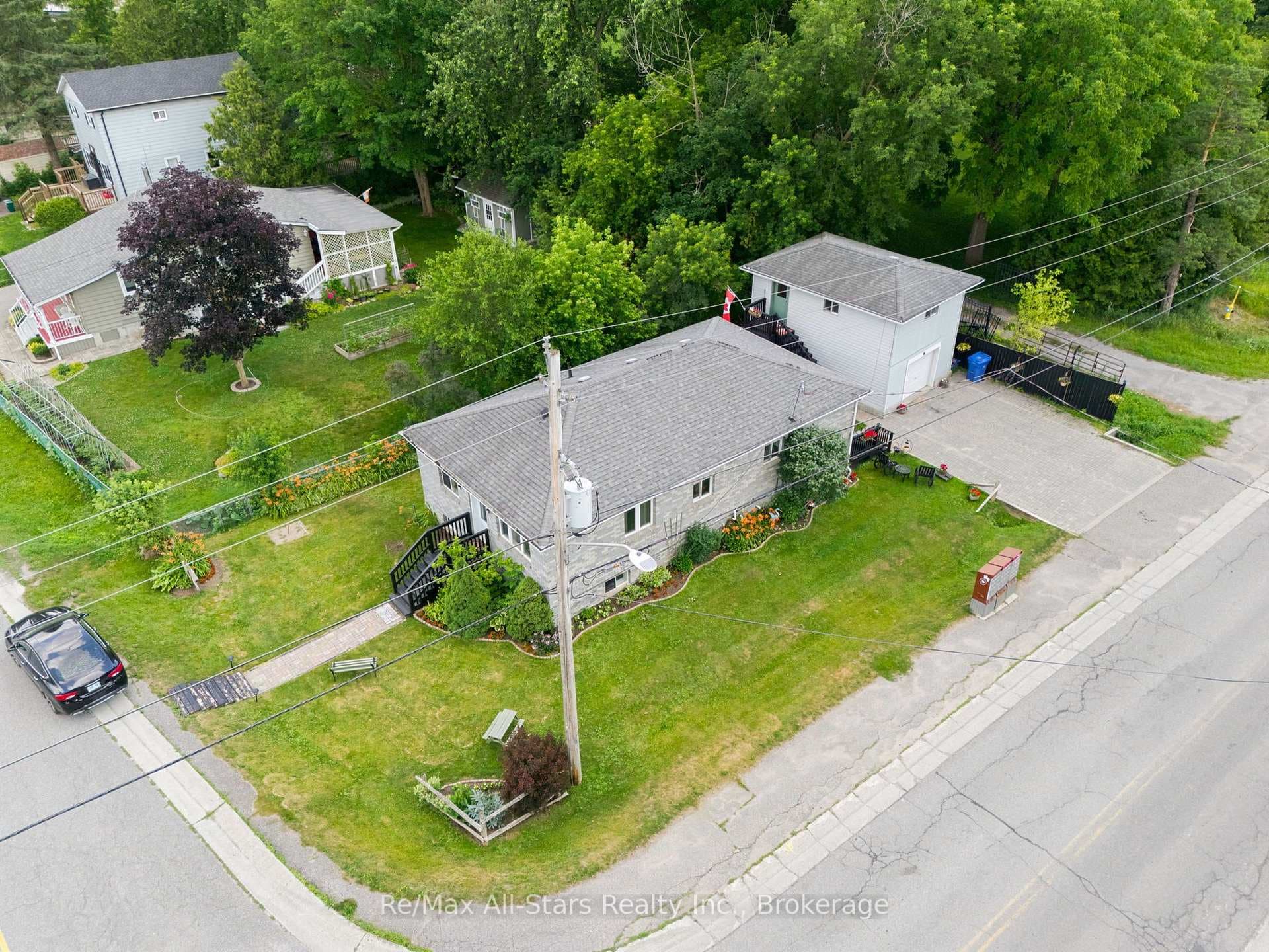 1 Maple Grove Street photo 2