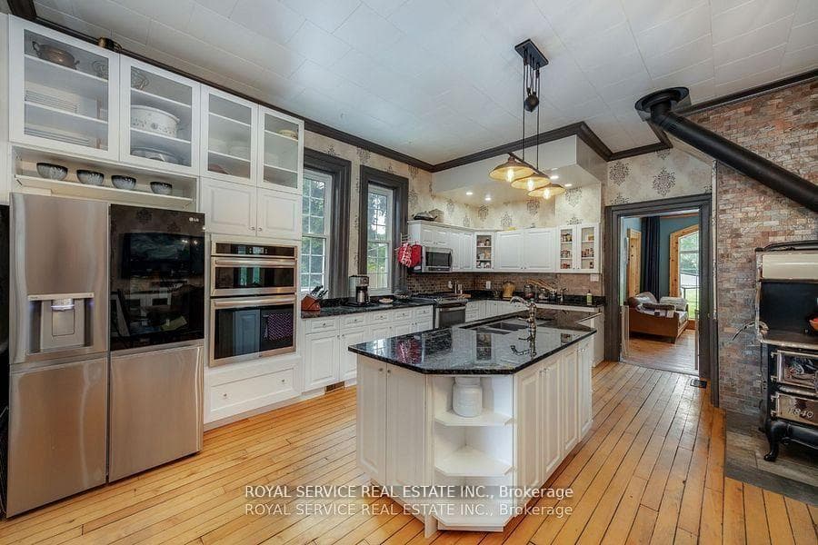60 King Street photo 31