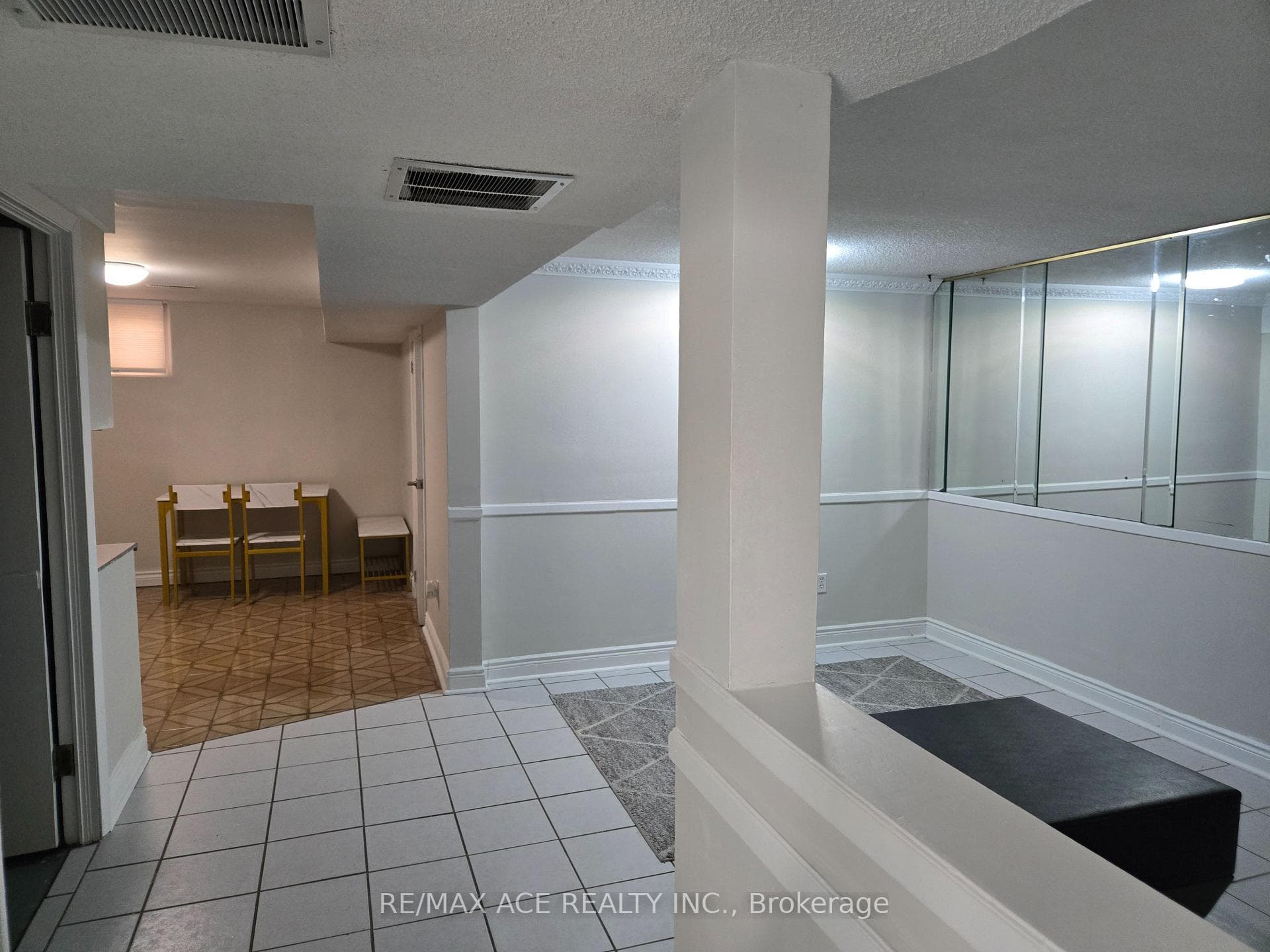 65 Dellbrook Crescent Unit Bsmt photo 3