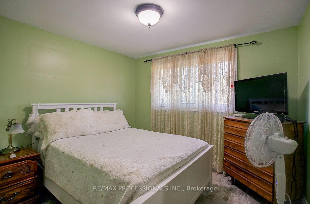 1410 Charles Drive photo 15