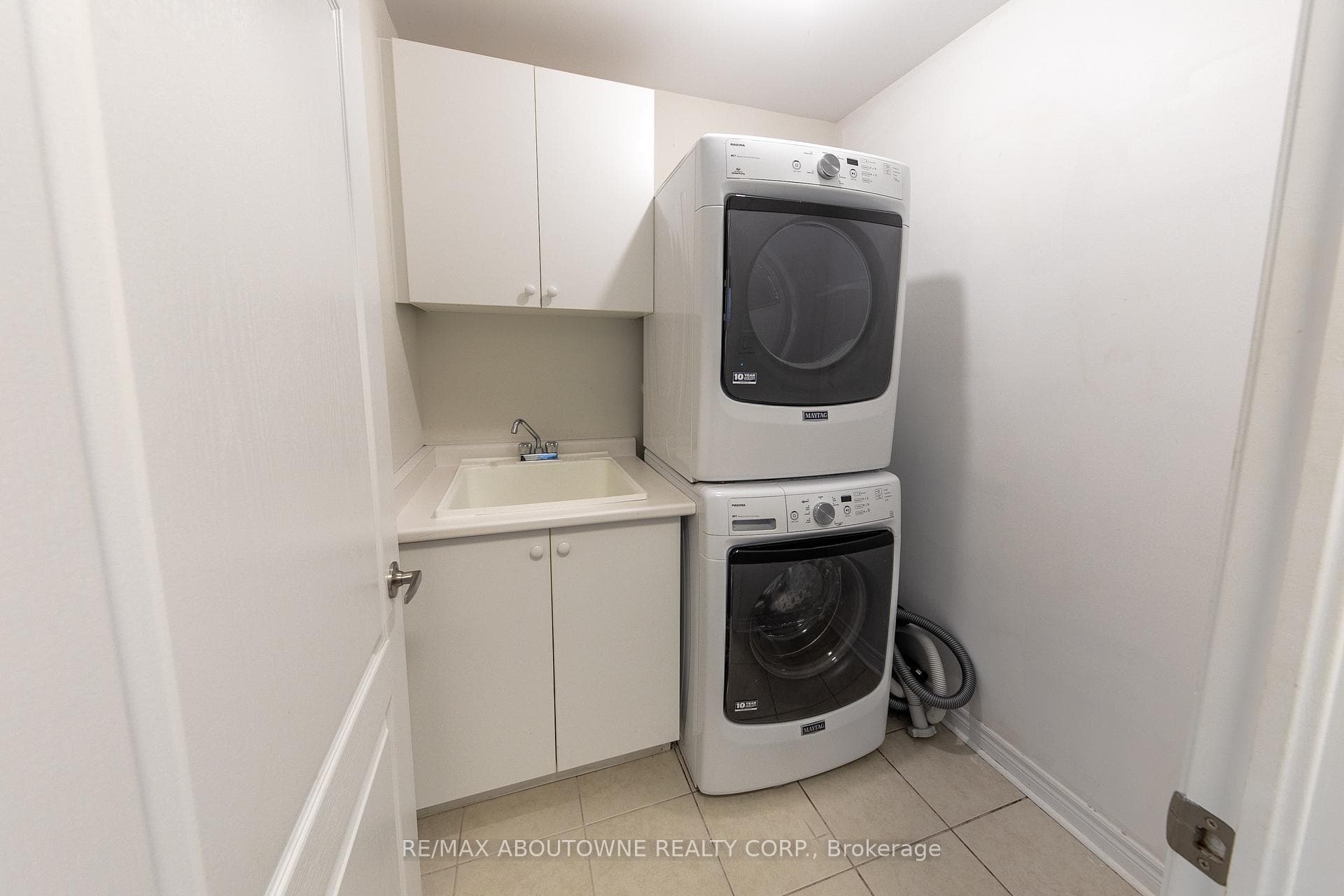 374 Spring Blossom Crescent photo 28