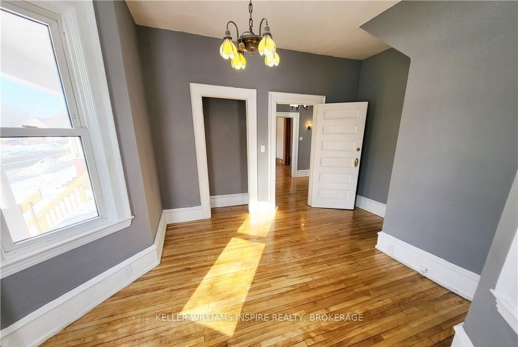 406 Algonquin Avenue Unit front photo 5