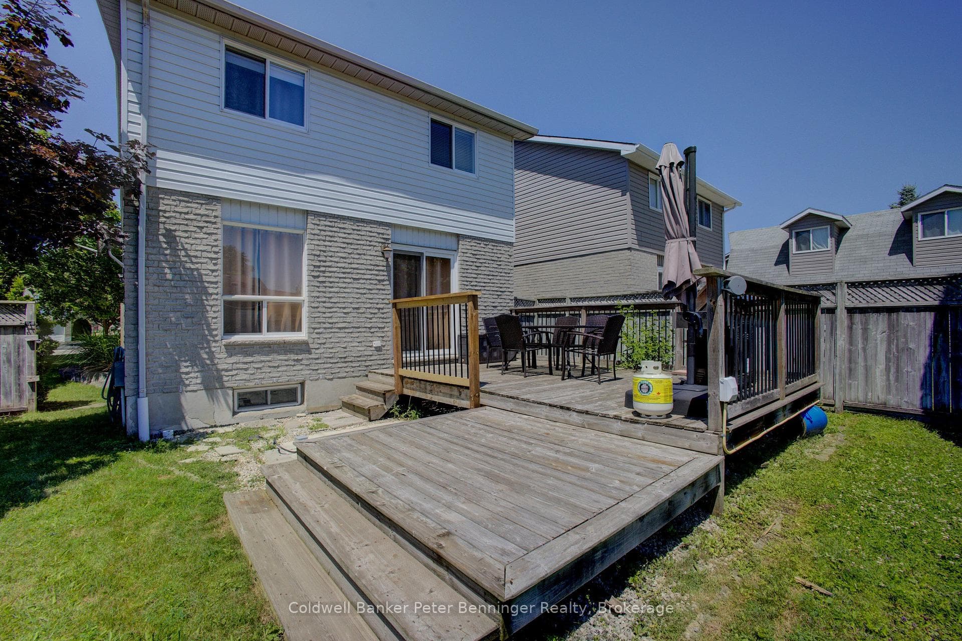 737 Mackendrick Drive photo 40