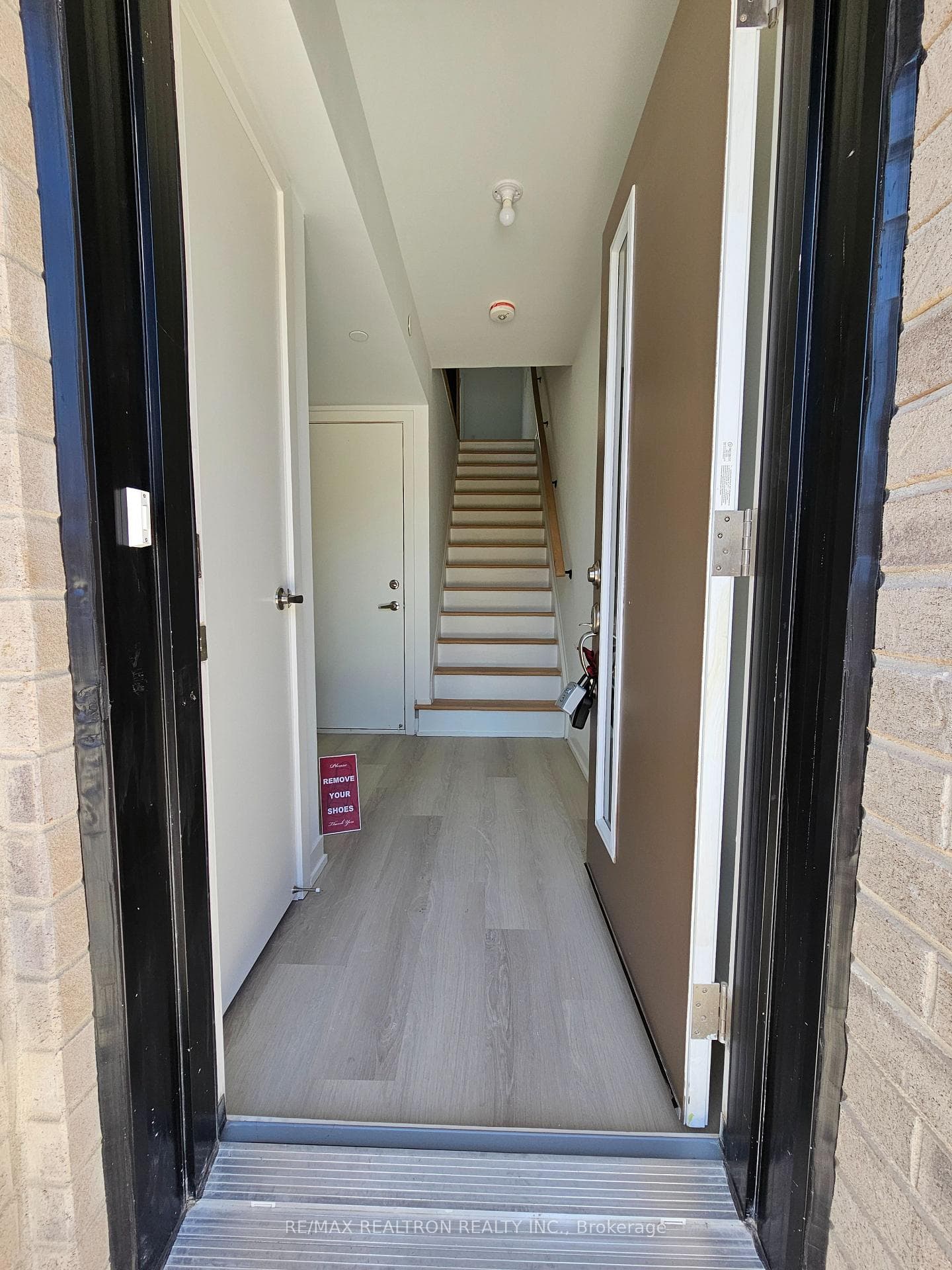 92 Bartley Drive photo 2