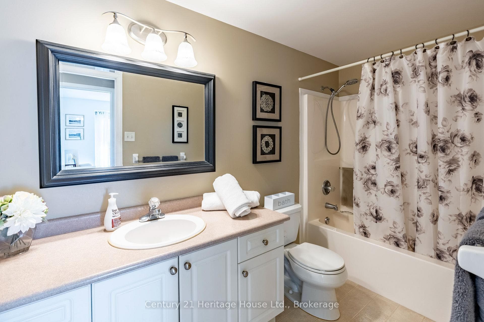 460 WOOLWICH Street Unit 6 photo 28