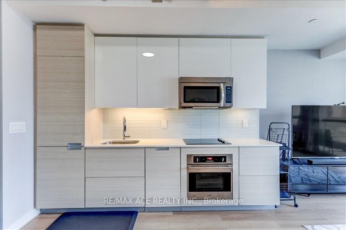 210 Simcoe Street Unit 1208 photo 16