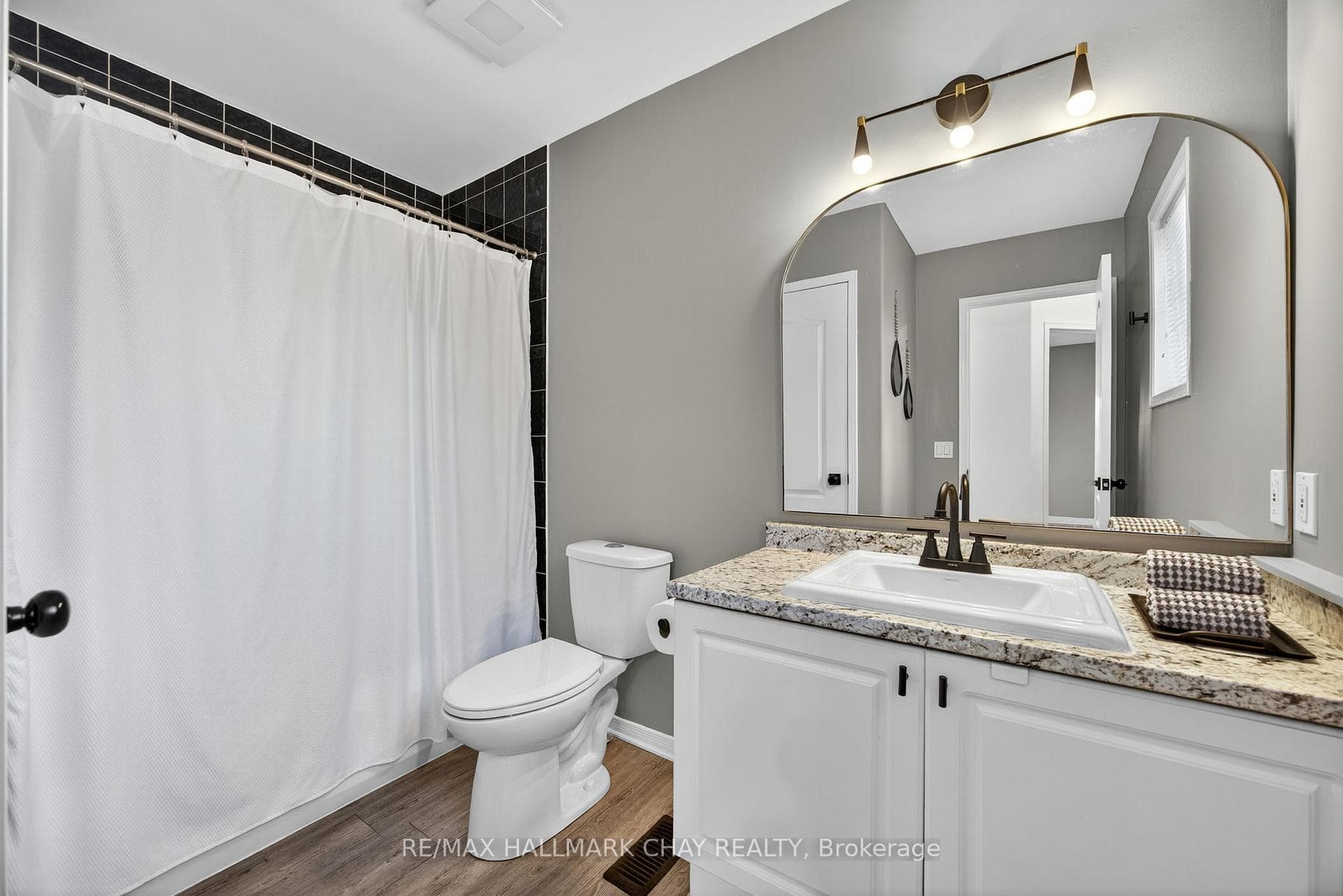 56 Julia Crescent photo 19