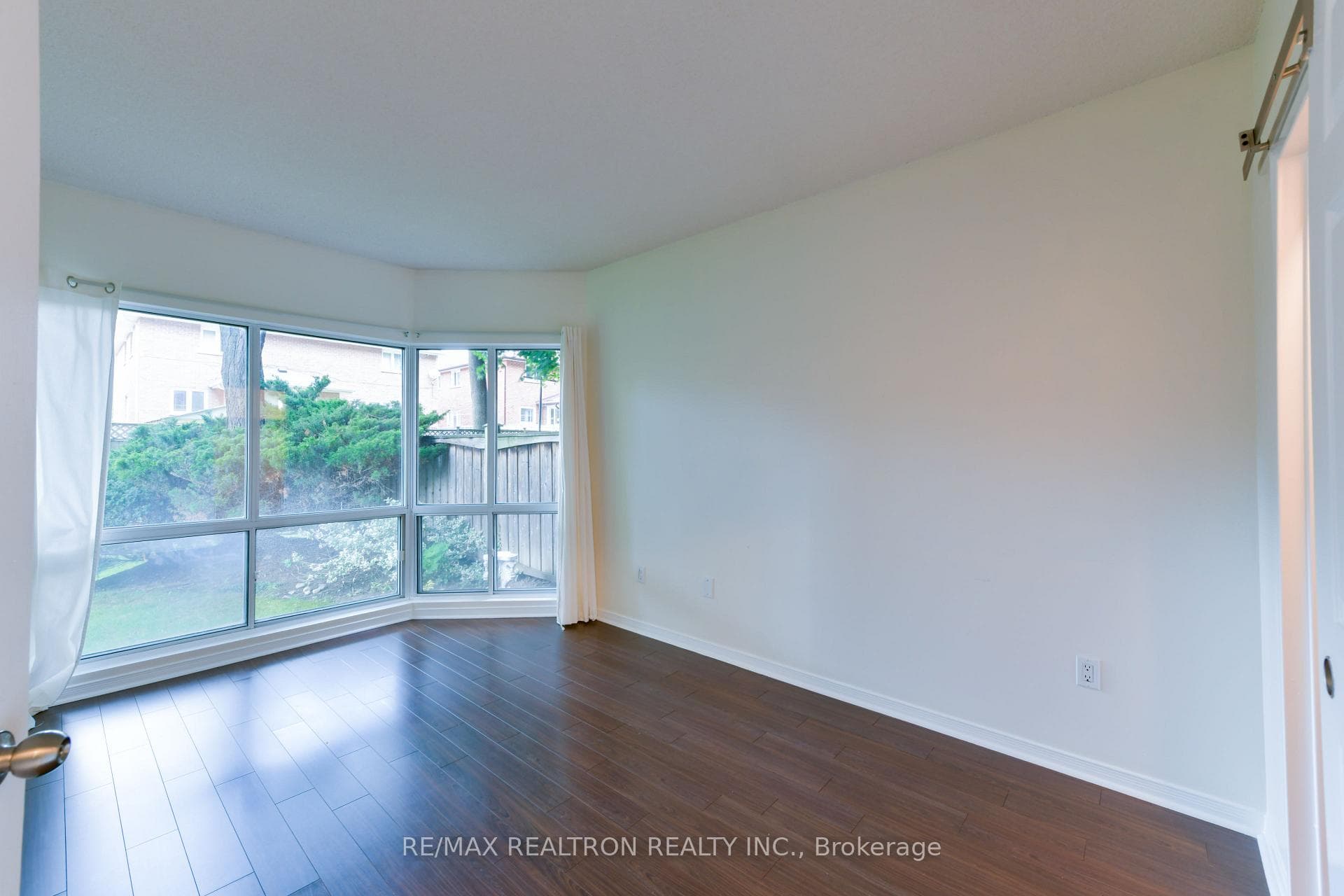 9 Chalmers Road Unit 107 photo 36