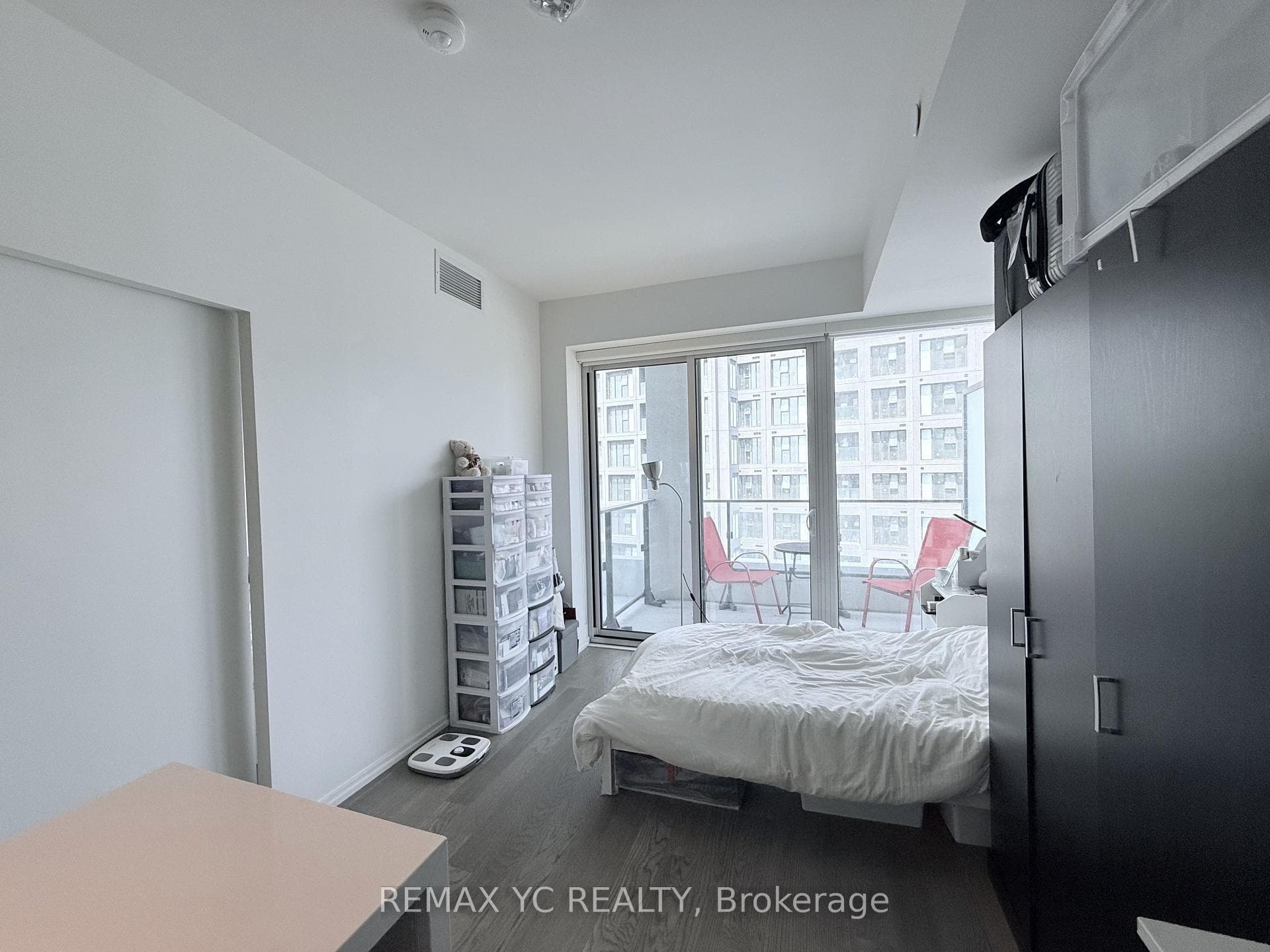 Currently tenanted unit photos