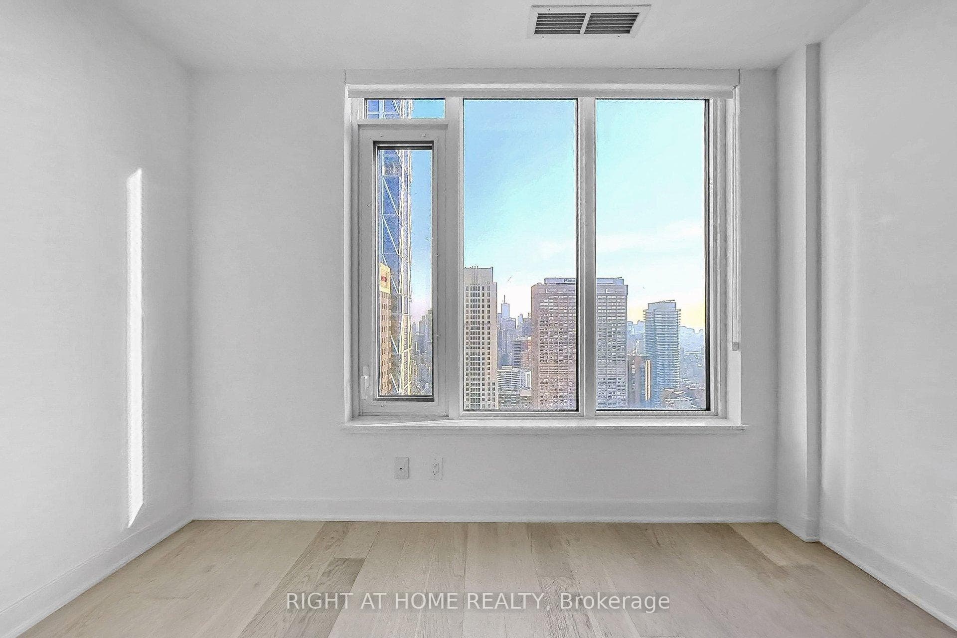 11 YORKVILLE Avenue Unit 3808 photo 23