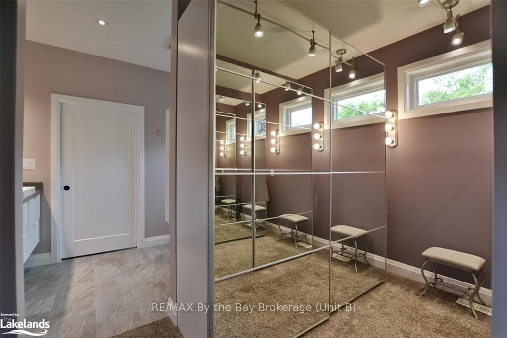 walk in closet