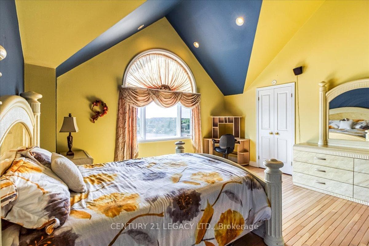 376 Maki Avenue photo 23