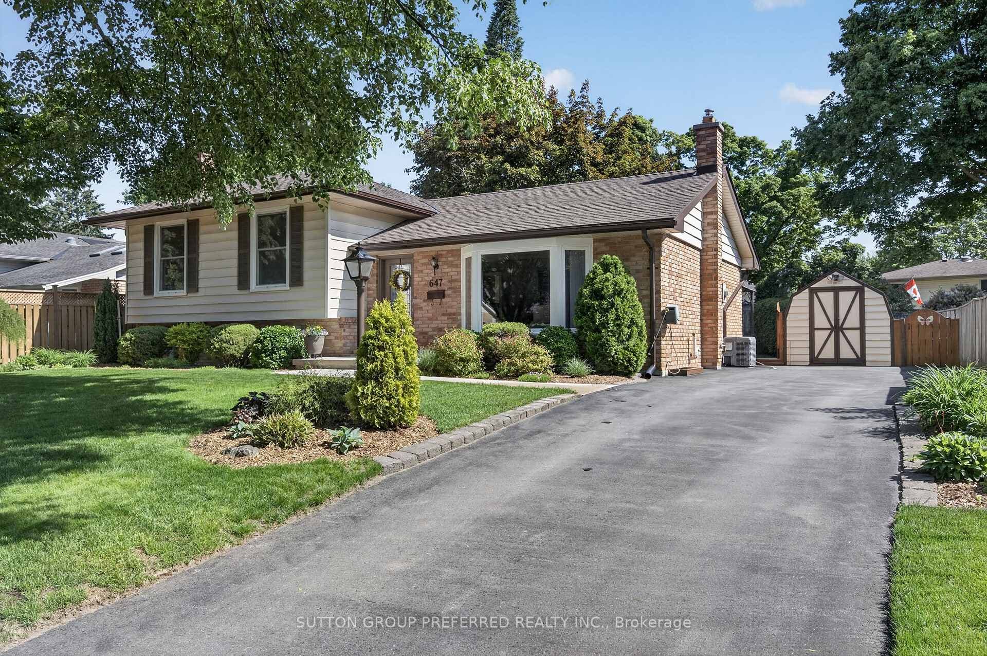 647 Glengyle Crescent photo 2