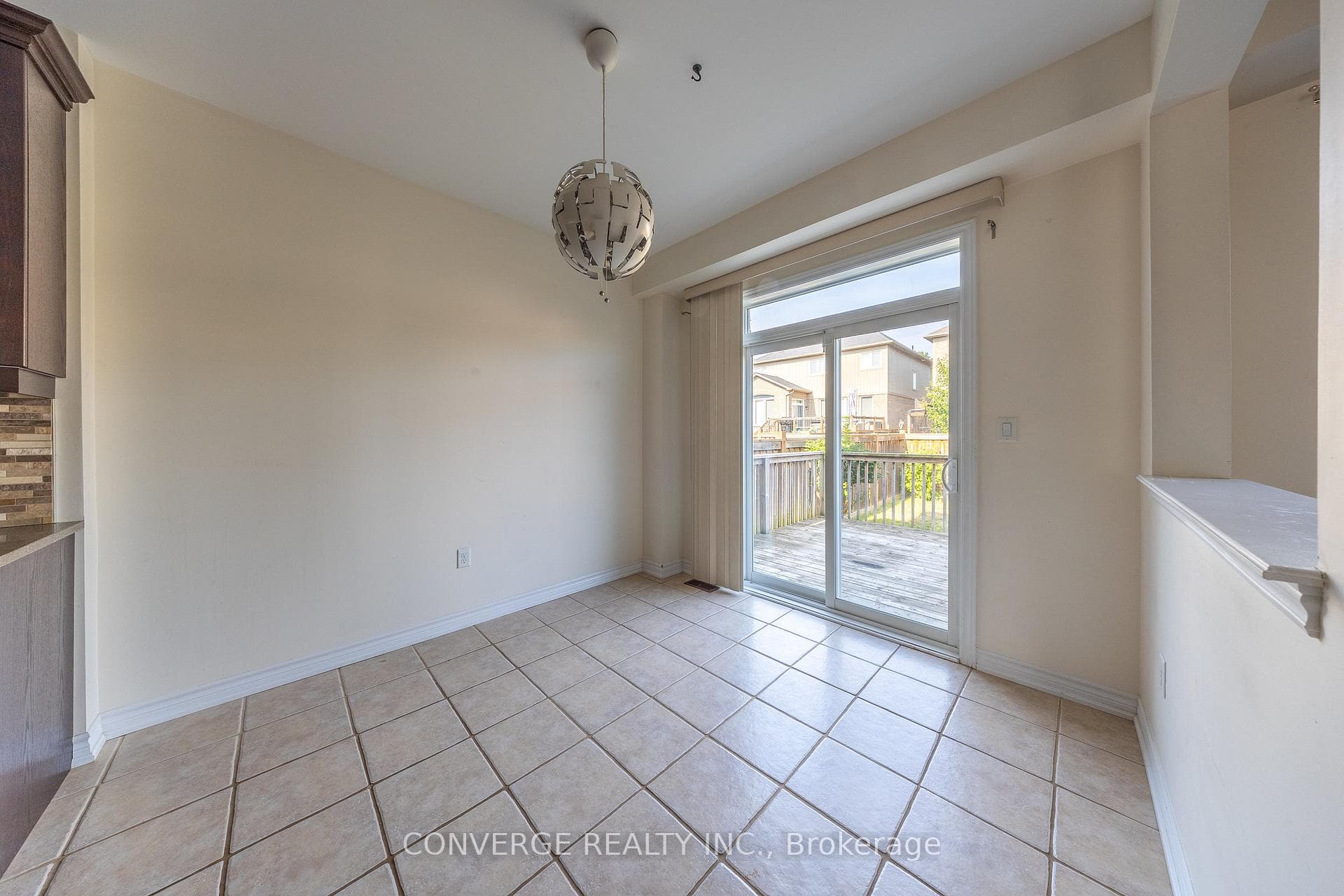23 Gordon Cowling Street photo 10