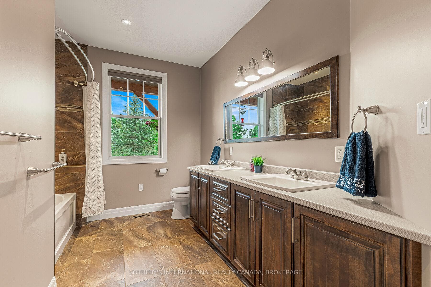 92 Reynolds Road photo 25