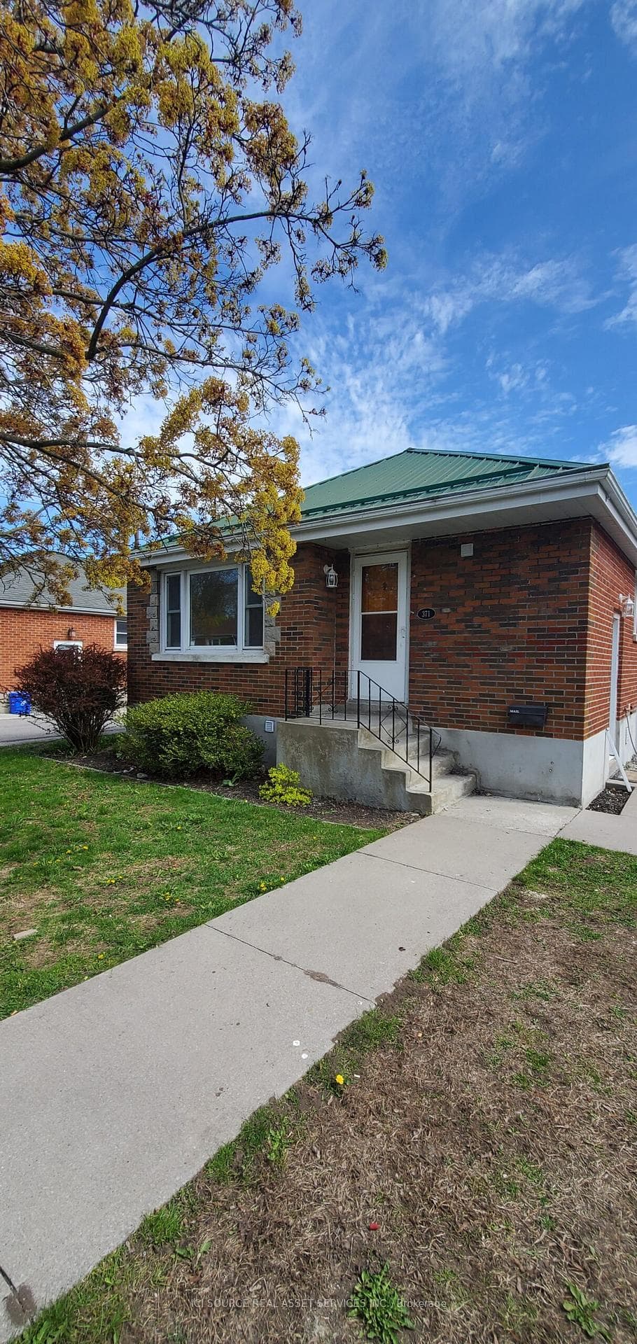 371 Bridge Street Unit B photo 13