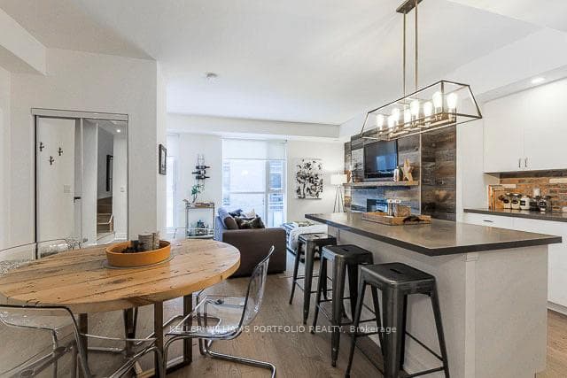 63 Ruskin Avenue Unit 603 photo 4