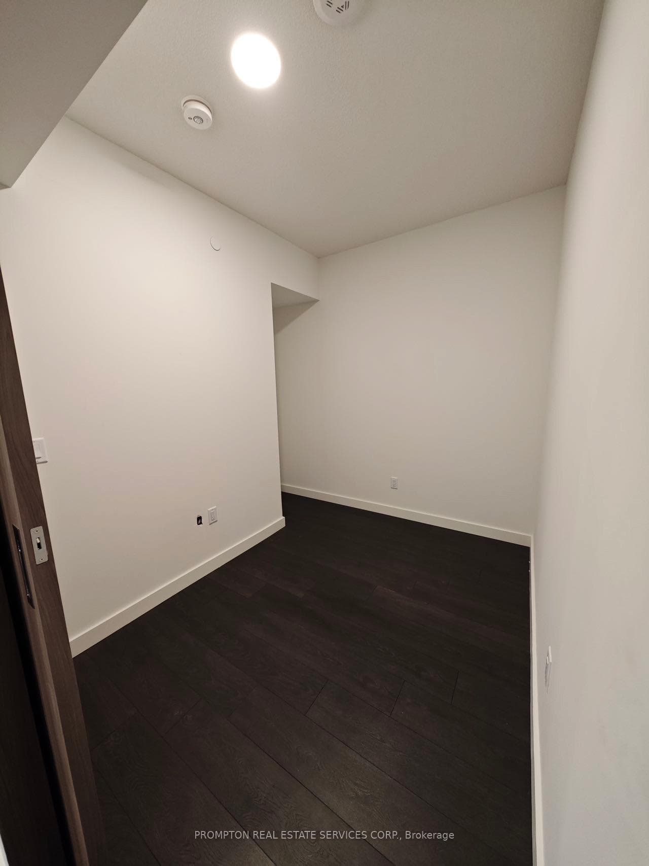 25 Mcmahon Drive Unit 102 photo 13