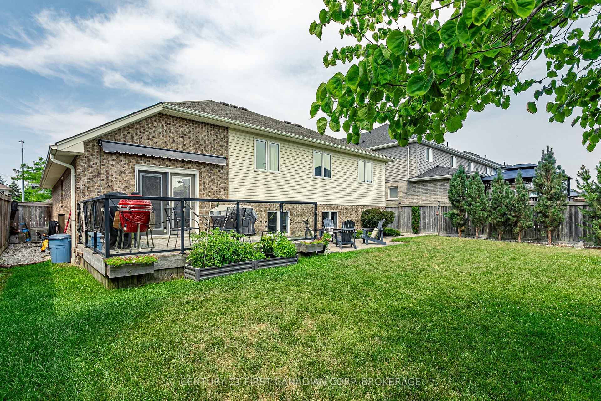 270 Boyd Boulevard photo 31