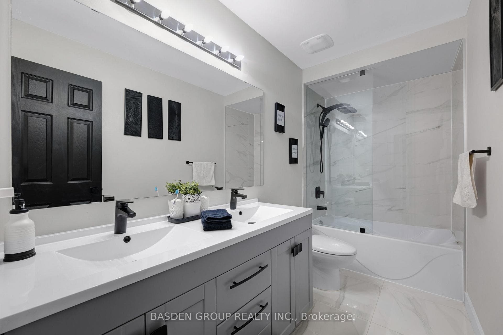 789 Miller Park Avenue photo 42