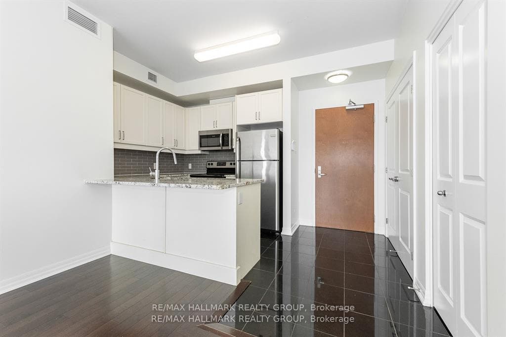 242 Rideau Street Unit PH1-2702 photo 5
