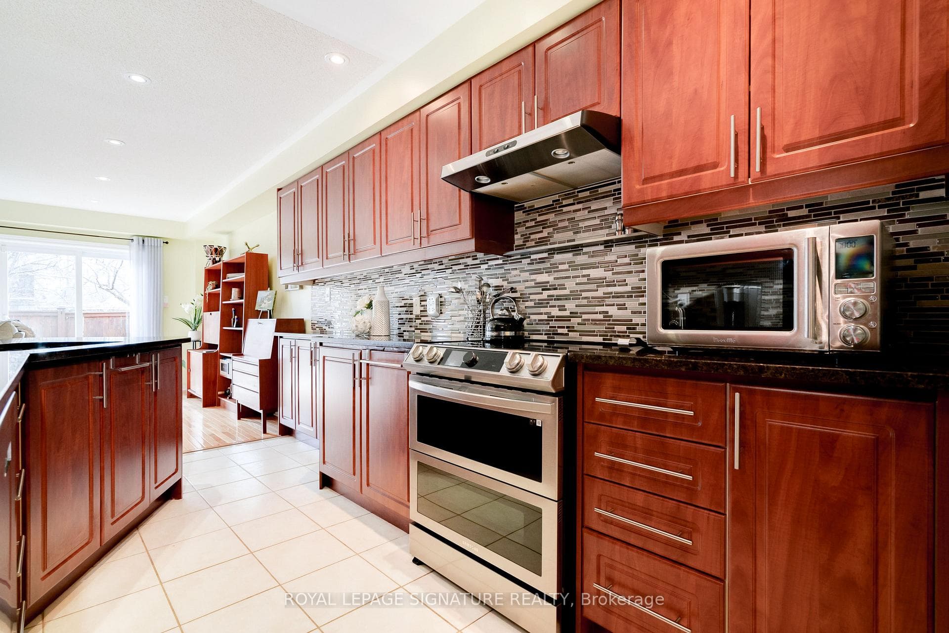 41 Sloane Avenue photo 5