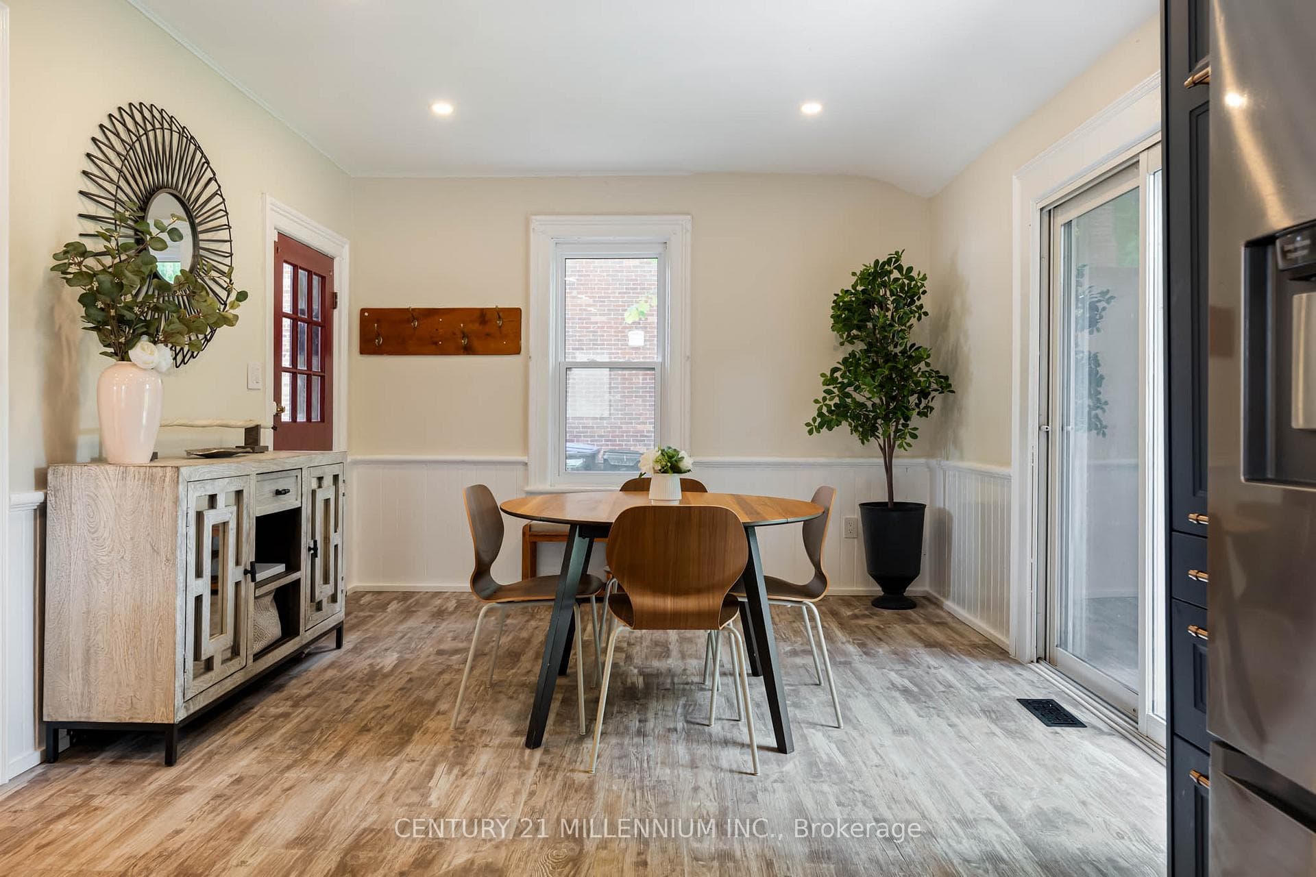 20 Alexander Street photo 11