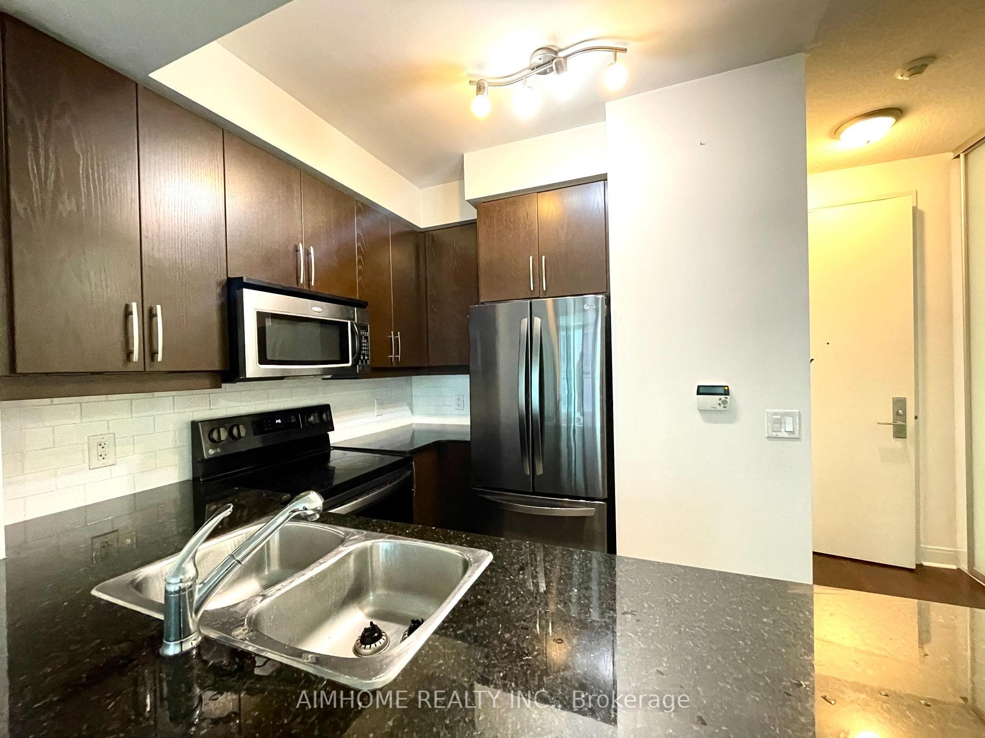 38 The Esplanade N/A Unit 1303 photo 4