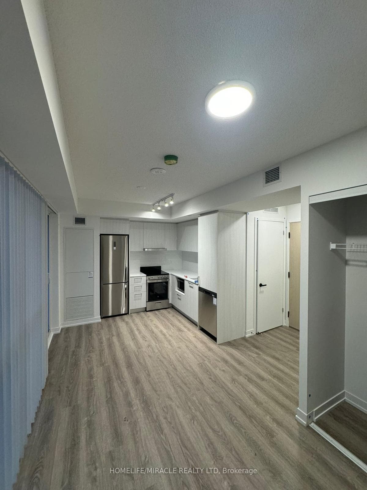 195 Commerce Street Unit 1712 photo 8