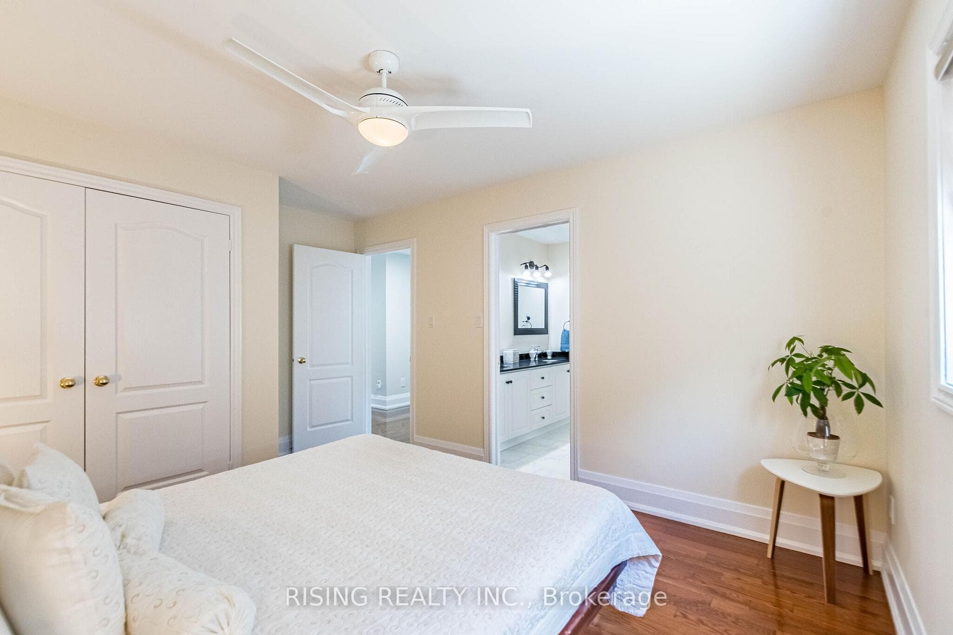 112 Great Lakes Boulevard photo 36