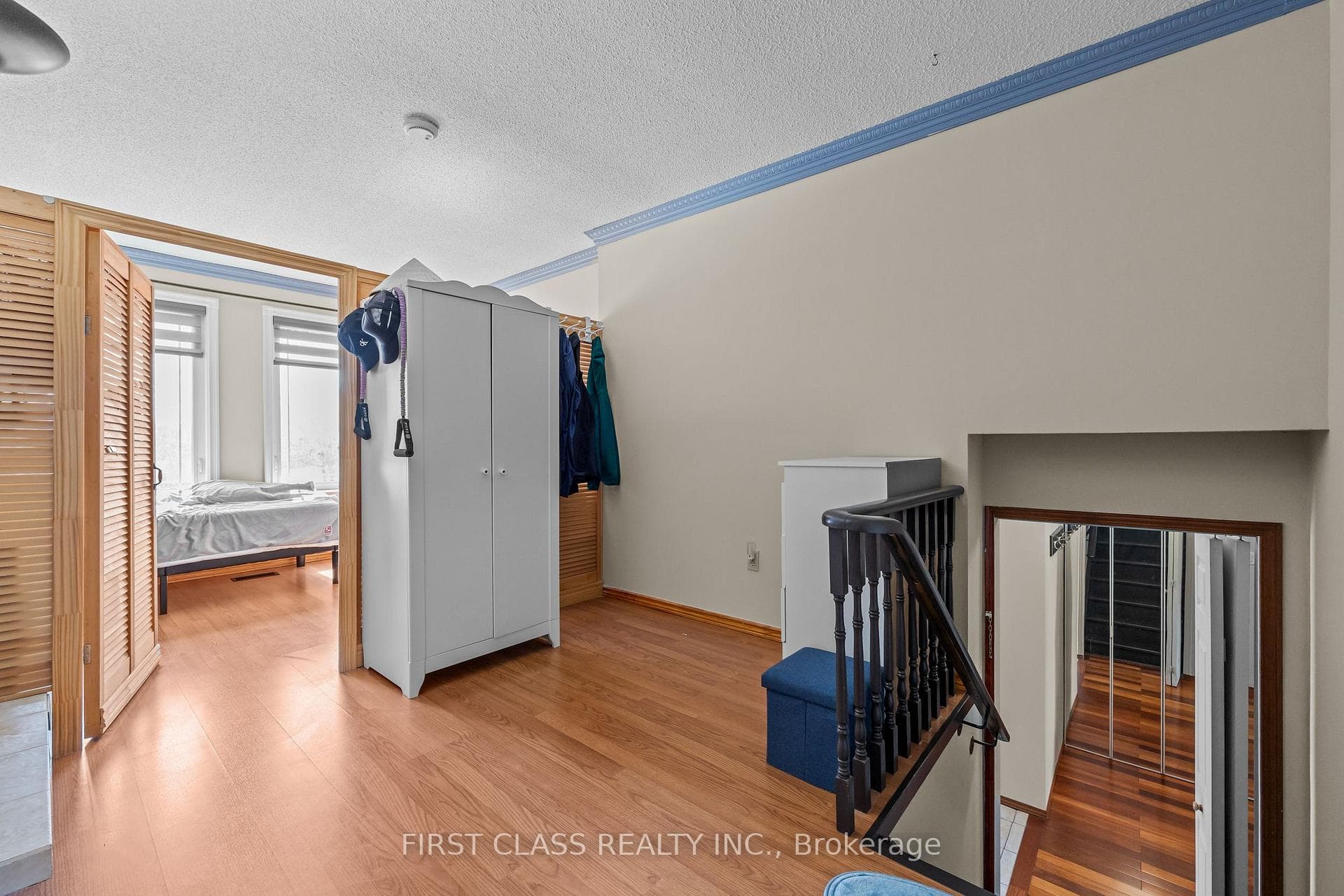 Bonus Living/Loft Area