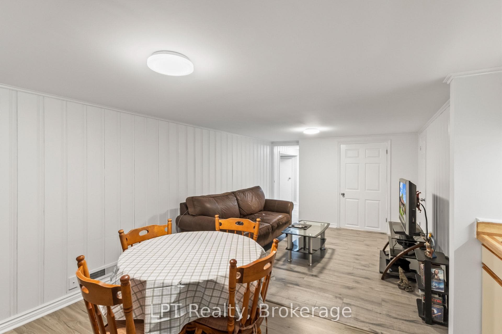519 Rosmere Street photo 37