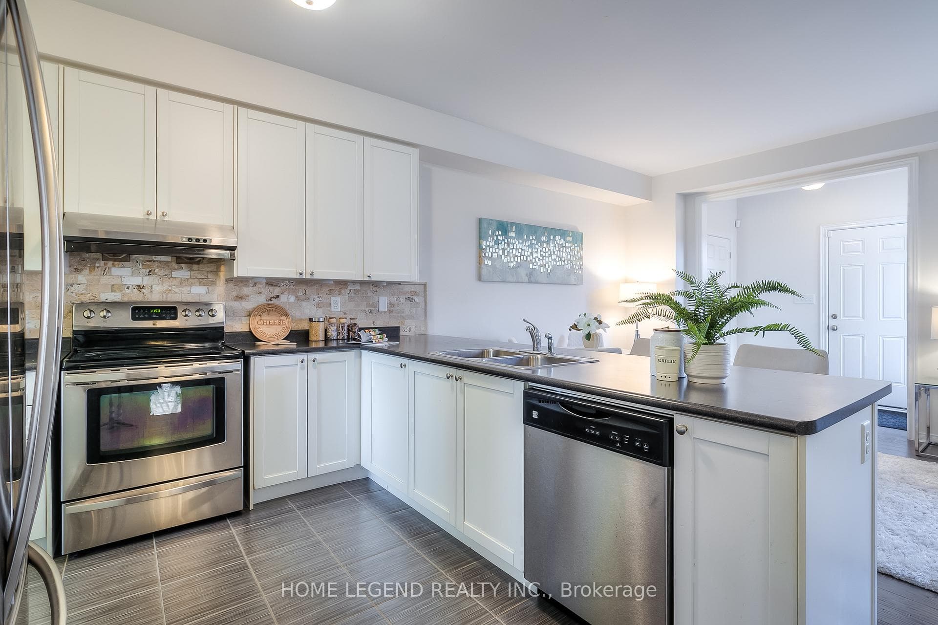 10347 Woodbine Avenue photo 13