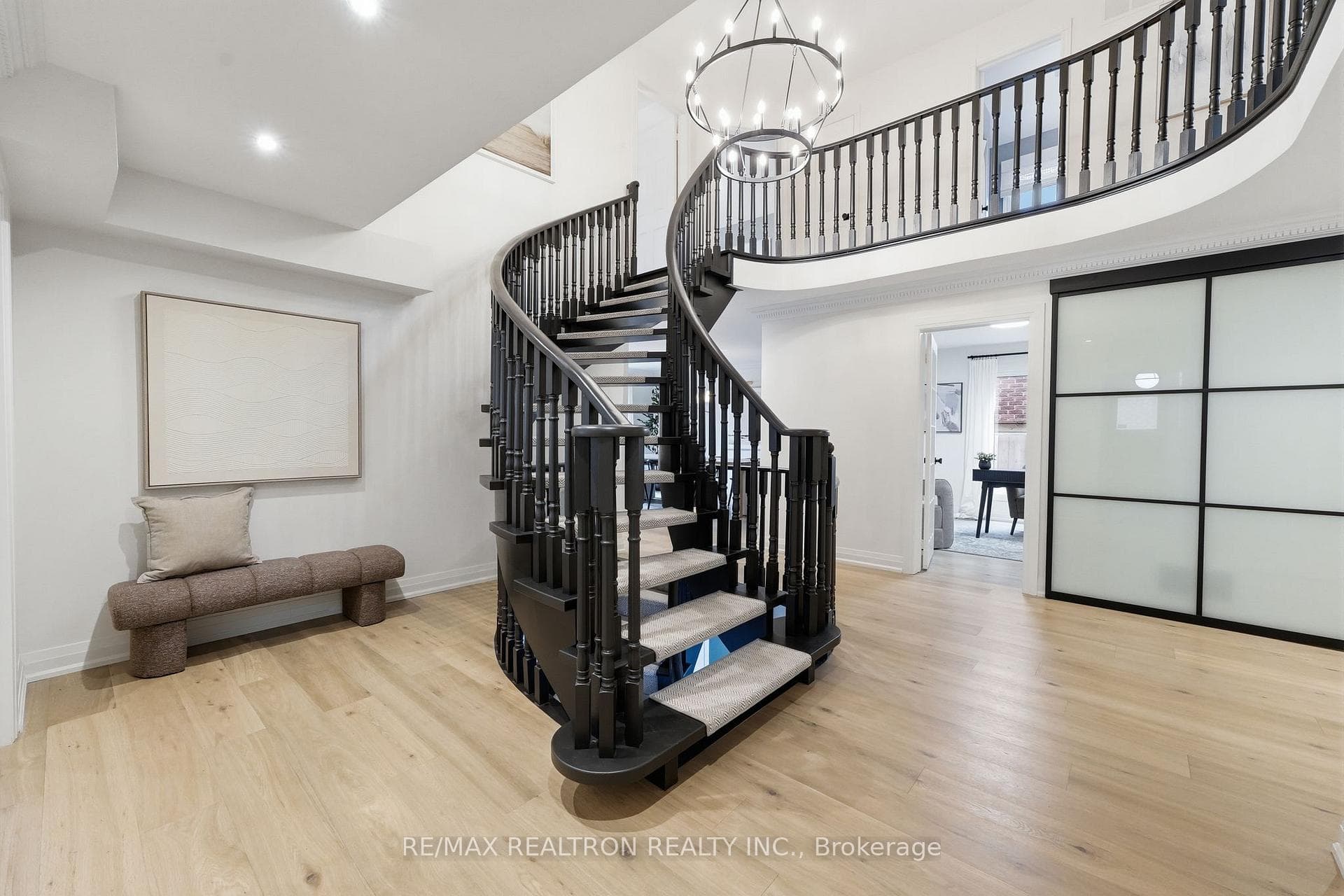 653 Exceller Circle photo 3