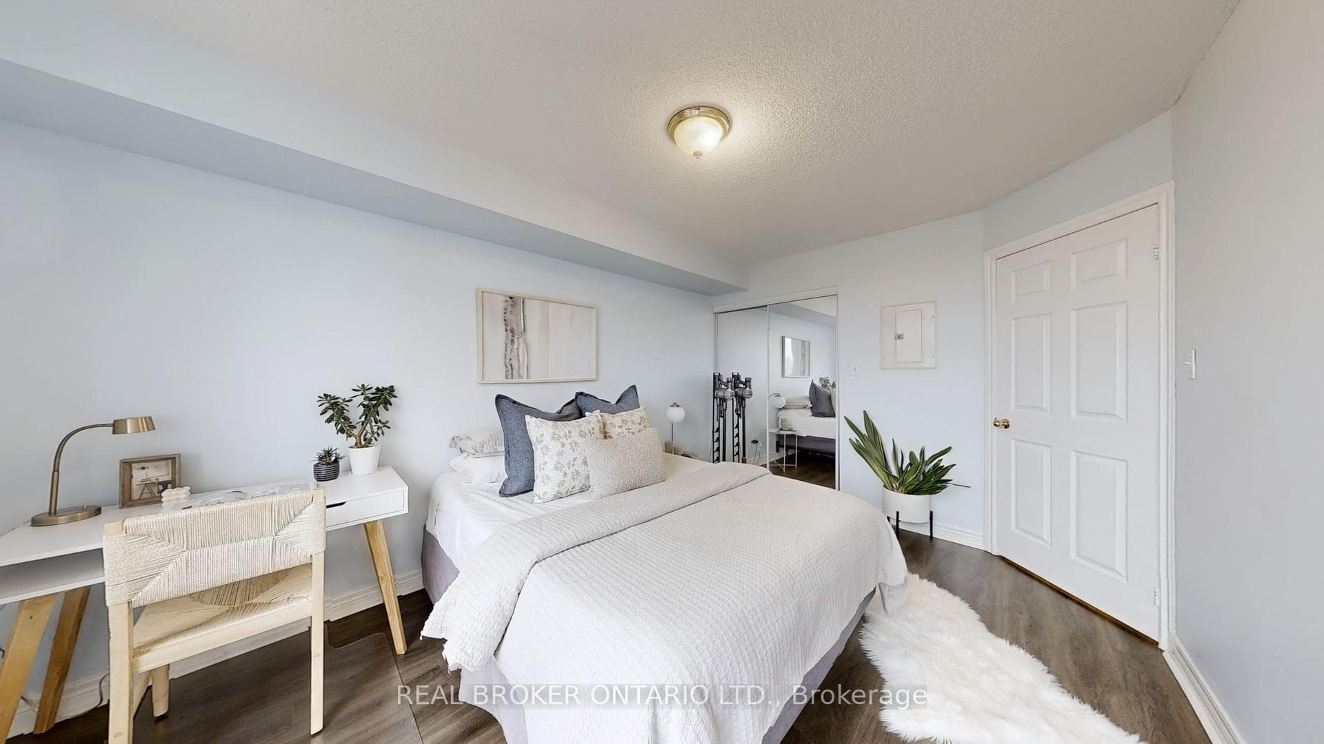1700 Eglinton Avenue Unit 917 photo 18