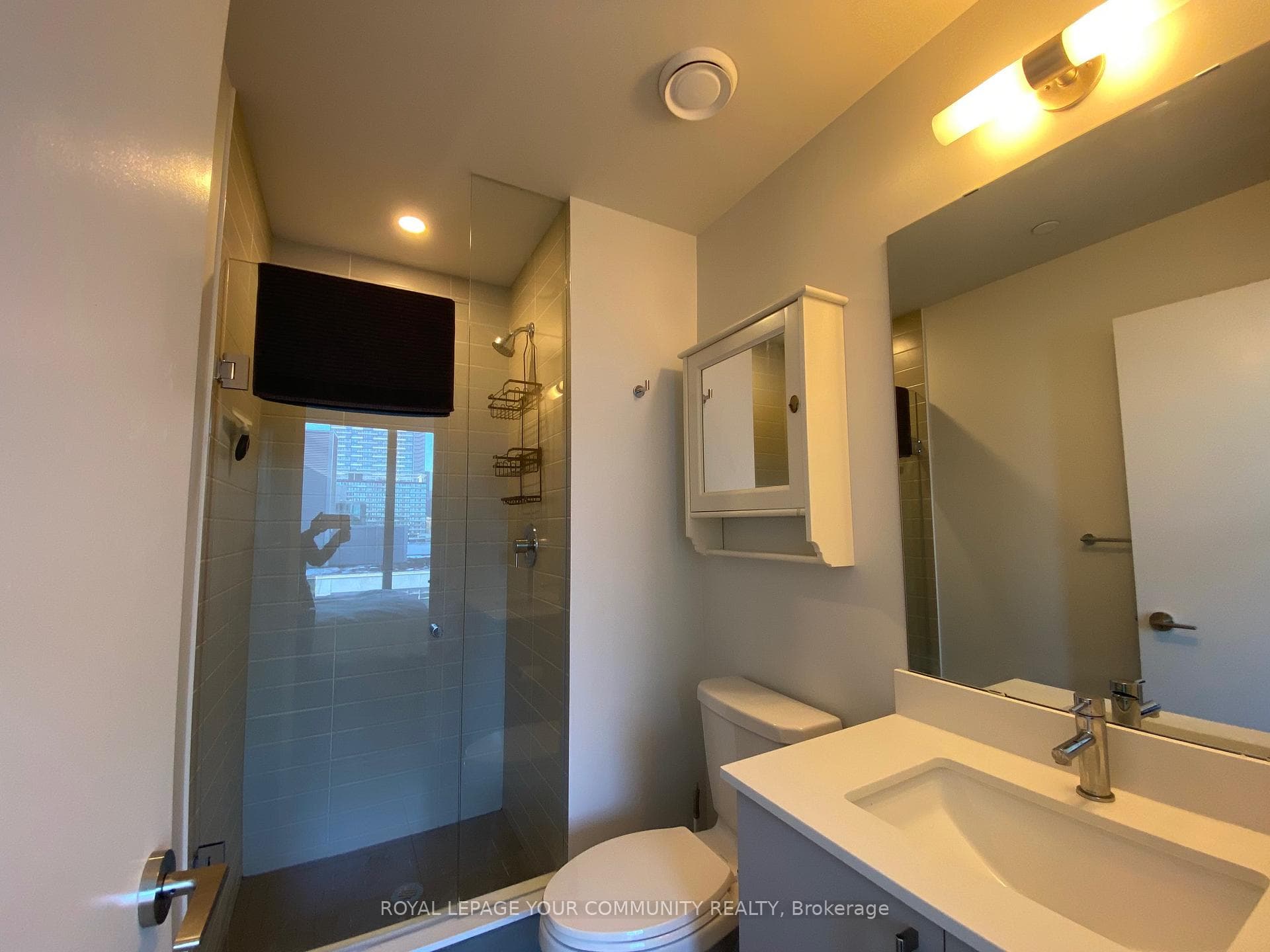 27 Bathurst Street Unit 1813W photo 9