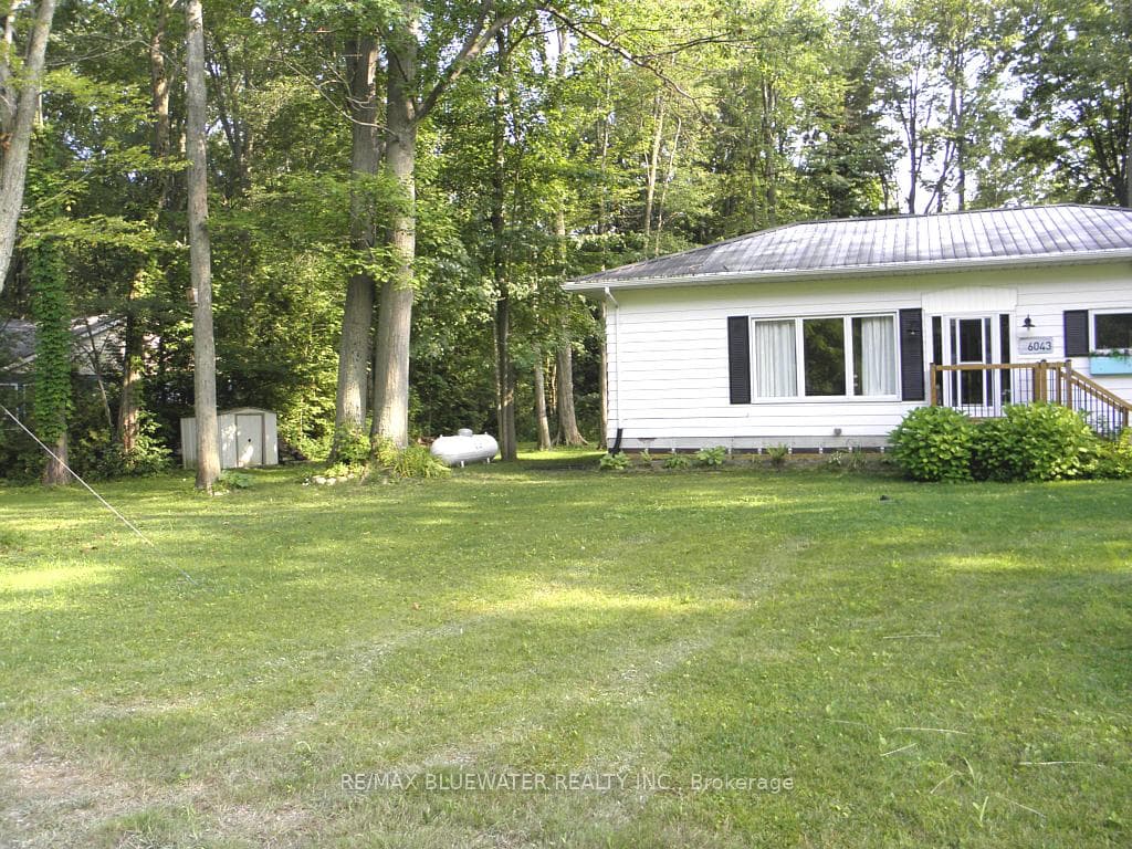 6043 Danbea Lane photo 4
