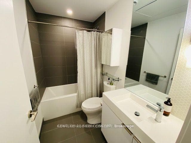33 Helendale Avenue Unit 701 photo 5