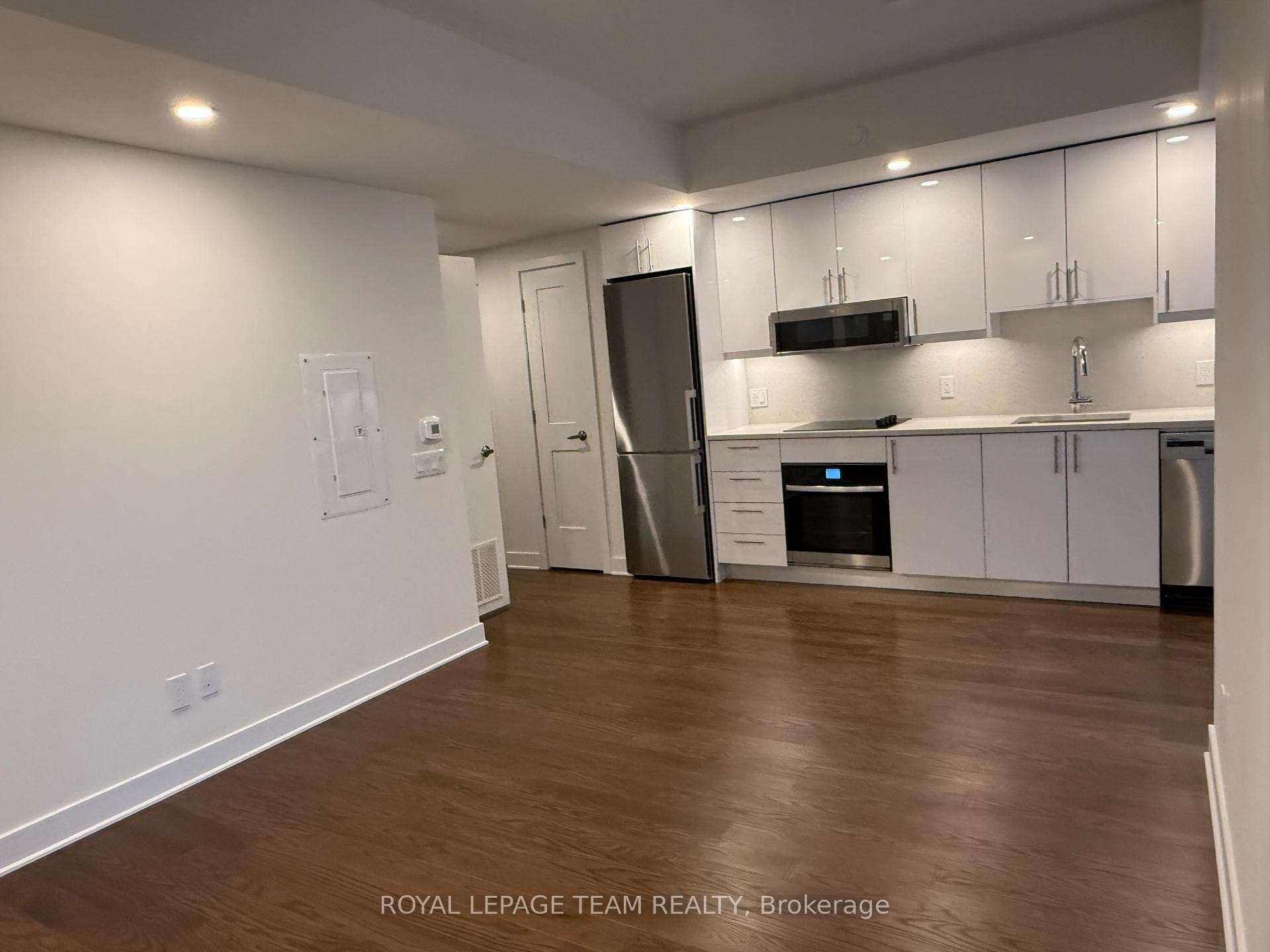180 GEORGE Street Unit 1511 photo 8
