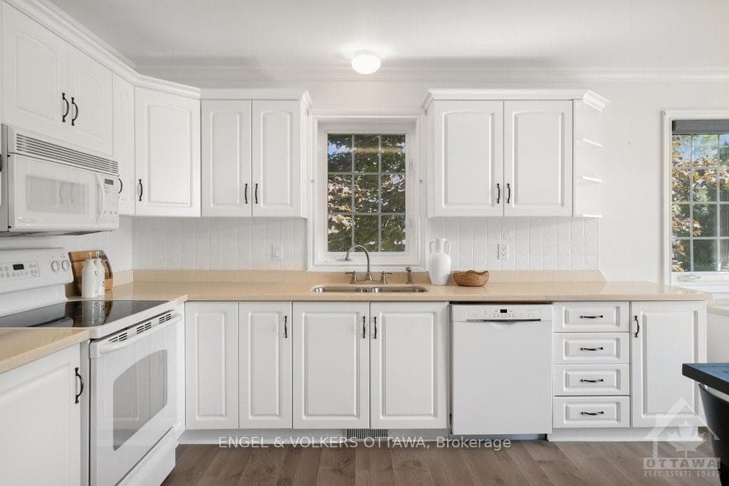 6 CARBERY Drive photo 11