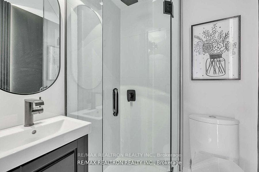 254 Hastings Avenue photo 19